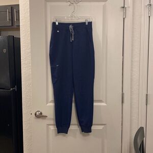 Figs scrubs, joggers, size small